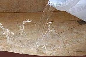 灌阳漏水维修 免砸砖防水材料该如何施工